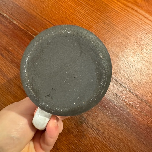 Handmade ceramic mug with pour spout - Picture 3 of 6